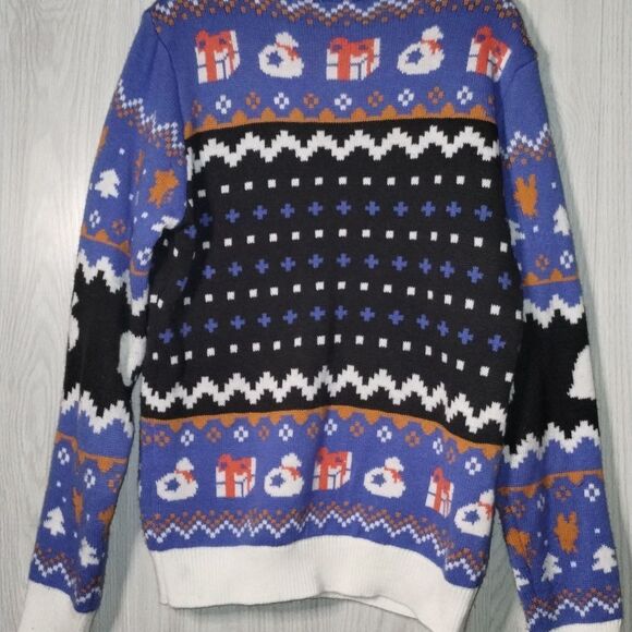 Animal Crossing Pull Over Sweater - Picture 5 of 5